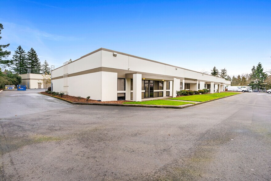 More Photos Of 9325-9425 SW Commerce Cir, Wilsonville Light Manufacturing For Lease
