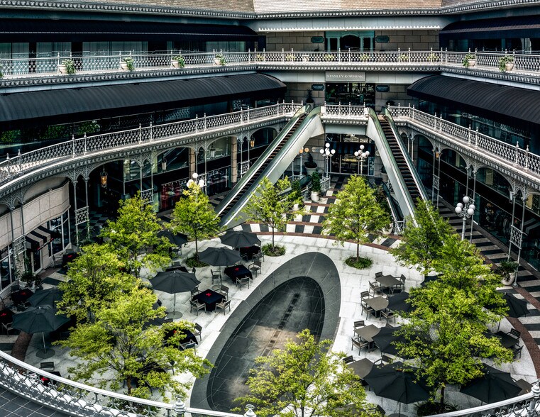 More Photos Of 100 Crescent Ct, Dallas Unknown For Lease