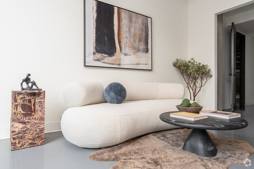 More Photos Of 611 N Virgil Ave, Los Angeles Apartments For Lease