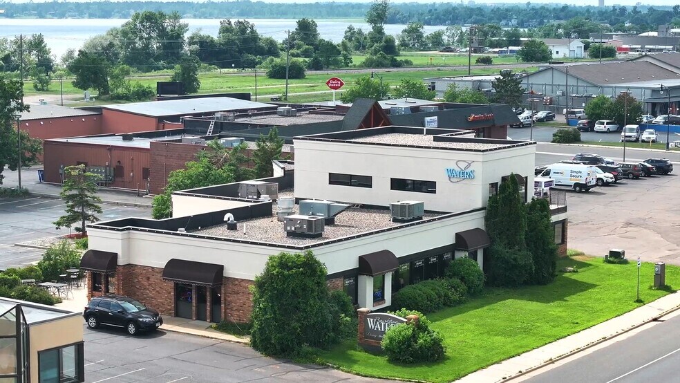Primary Photo Of 824 Paul Bunyan, Bemidji Restaurant For Sale