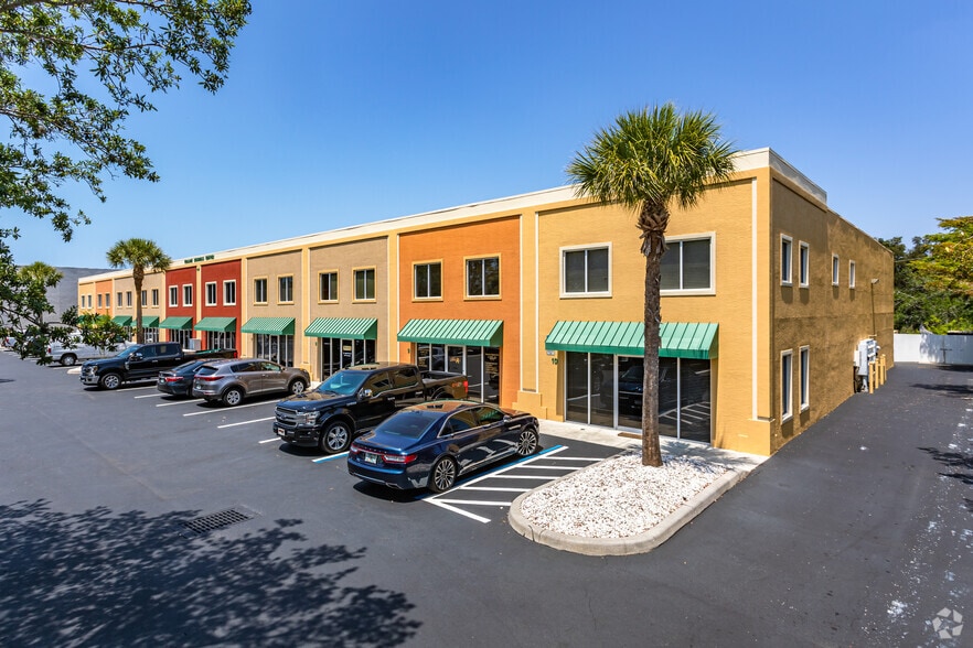 Primary Photo Of 1035 Collier Center Way, Naples Warehouse For Lease