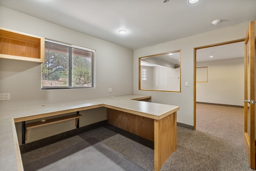 More Photos Of 75 Kallof Pl, Sedona Loft Creative Space For Lease