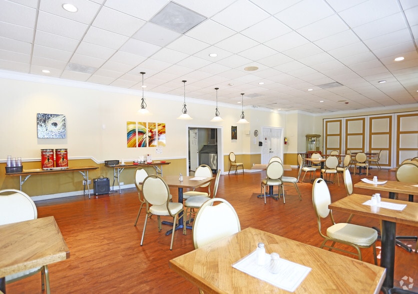 More Photos Of 3501 E Independence Blvd, Charlotte Apartments For Sale