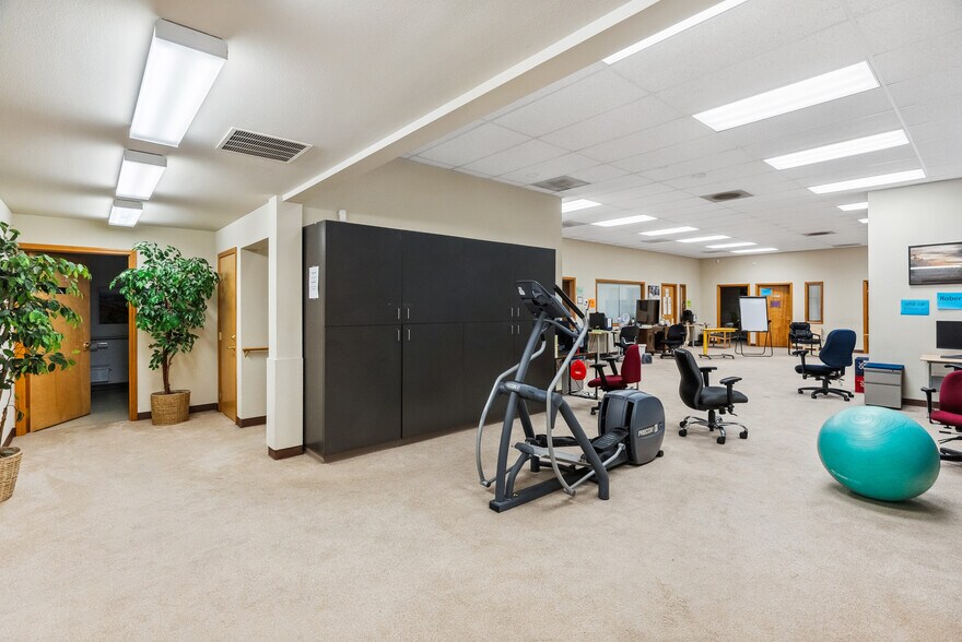 More Photos Of 126 15th St SE, Puyallup Medical For Sale