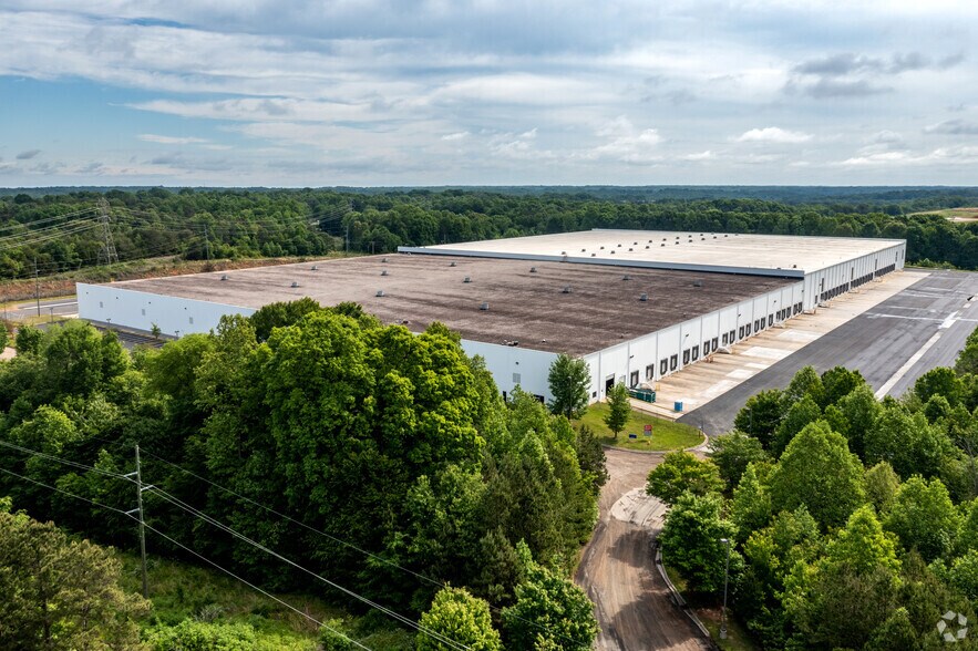 More Photos Of 2203 Sherrill Dr, Statesville Distribution For Lease