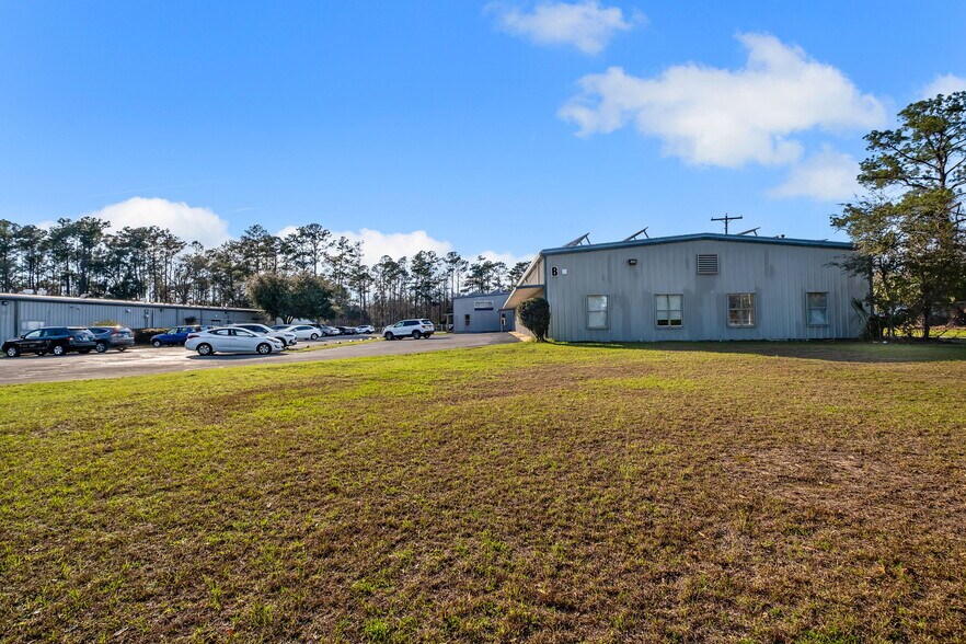 More Photos Of 1690 Capital Cir SW, Tallahassee Warehouse For Sale