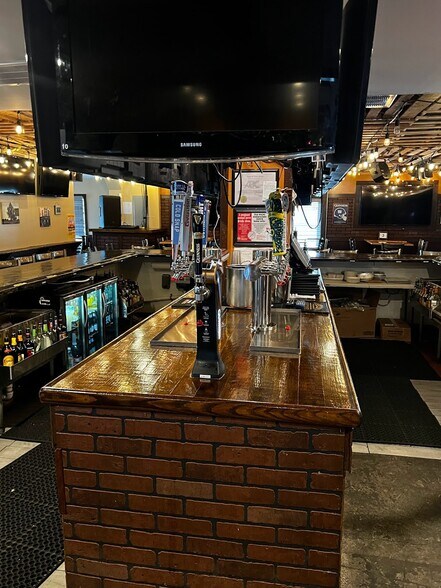 More Photos Of 910 Union Ave, Union Beach Restaurant For Sale