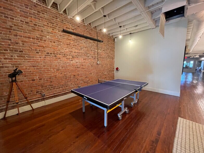 More Photos Of 463 King St, Charleston Storefront Retail Office For Lease