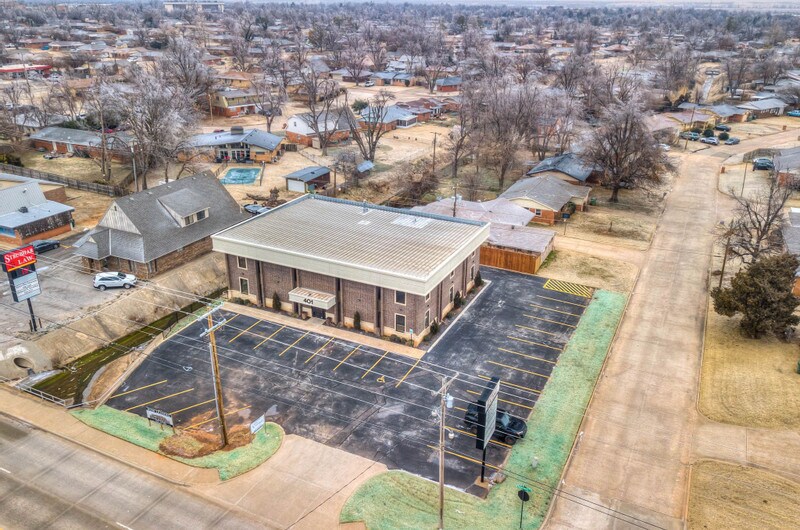 More Photos Of 401 W Vandament Ave, Yukon Office For Lease