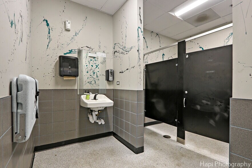 More Photos Of 169 N Seymour Ave, Mundelein Restaurant For Sale