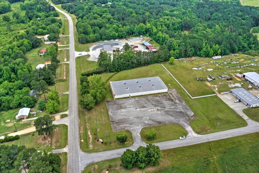More Photos Of 1002 Commerce, Lincolnton Distribution For Sale
