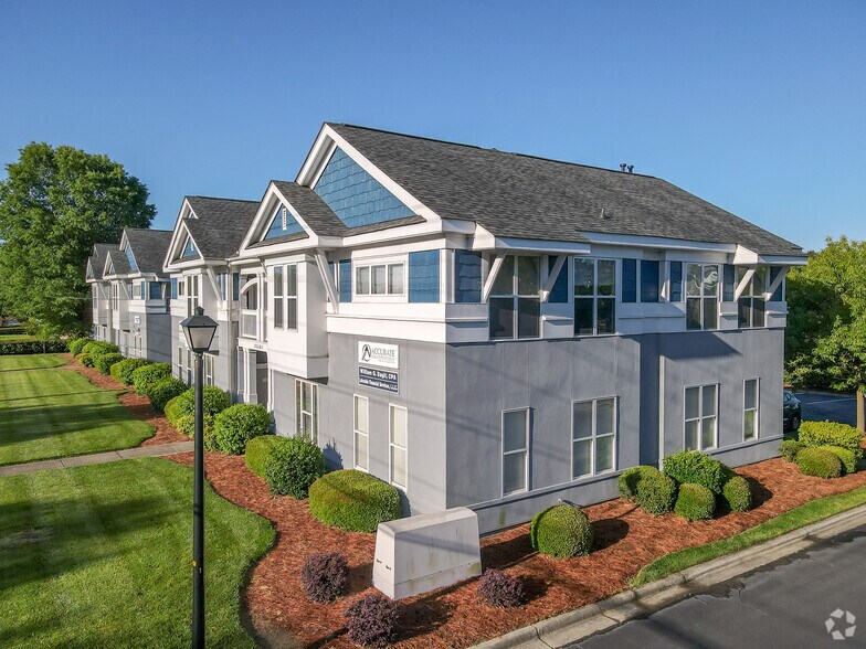 Primary Photo Of 18125-18131 W Catawba Ave, Cornelius Office For Lease