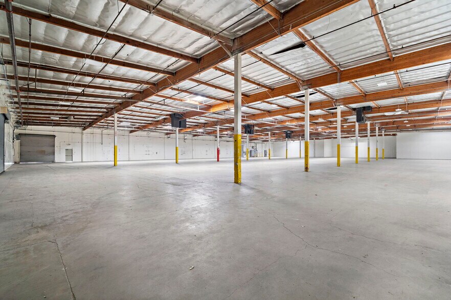 More Photos Of 1909 S Susan St, Santa Ana Distribution For Sale