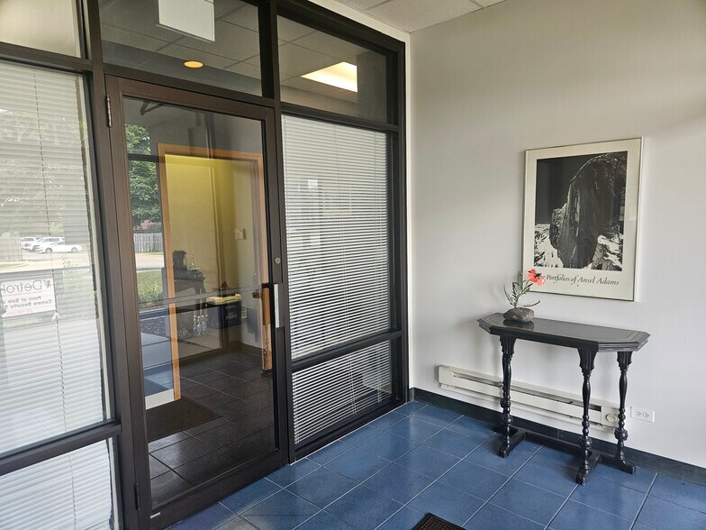 More Photos Of 3230 Executive Dr, Joliet Office For Sale