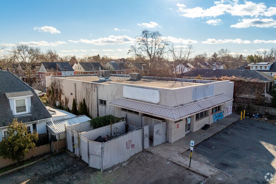 More Photos Of 739 Greenwood Ave, Trenton Freestanding For Lease