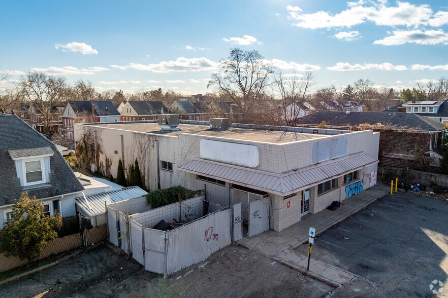 More Photos Of 739 Greenwood Ave, Trenton Freestanding For Lease