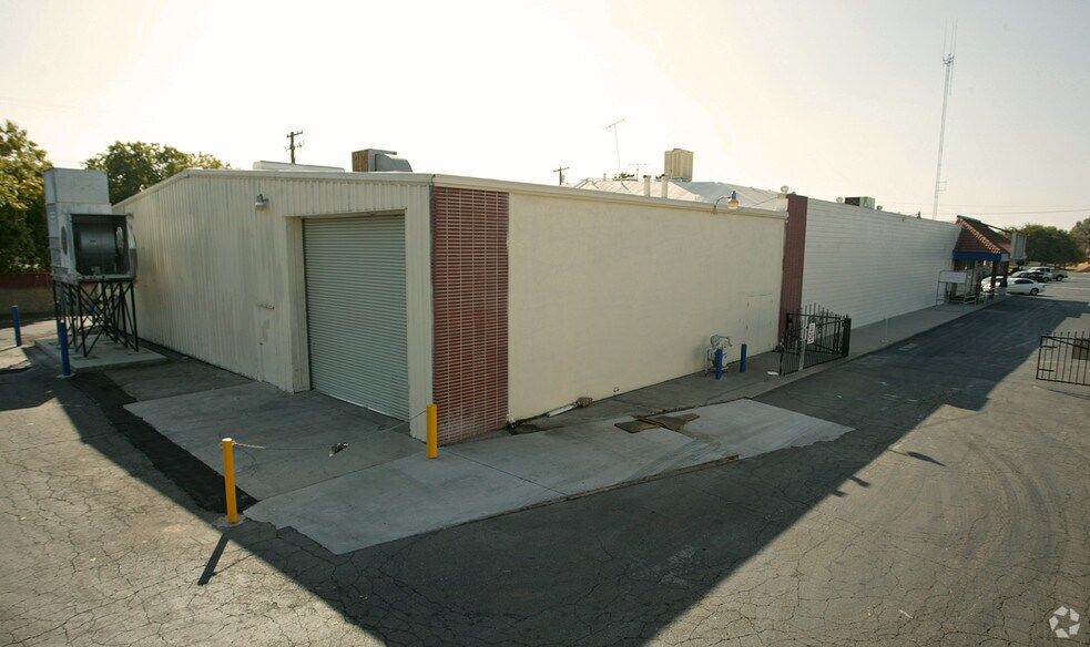 More Photos Of 2602-2626 Ashlan St, Fresno Unknown For Lease