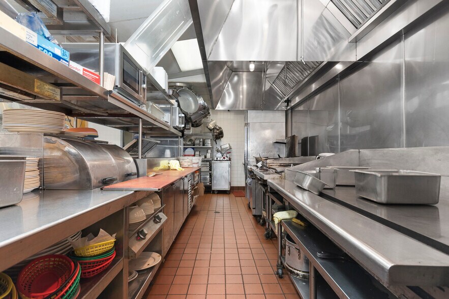 More Photos Of 1015 E Ogden Ave, Naperville Fast Food For Sale