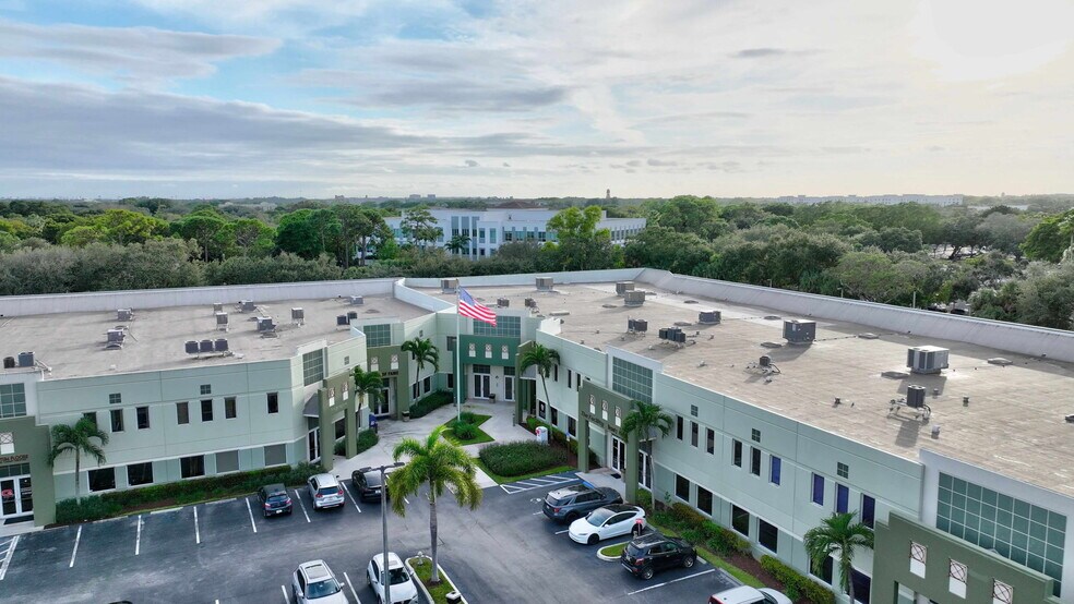 More Photos Of 1200 S Rogers Cir, Boca Raton Warehouse For Lease