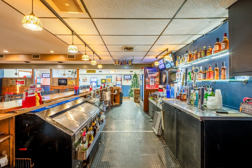 More Photos Of 1600 State St, Blair Restaurant For Sale