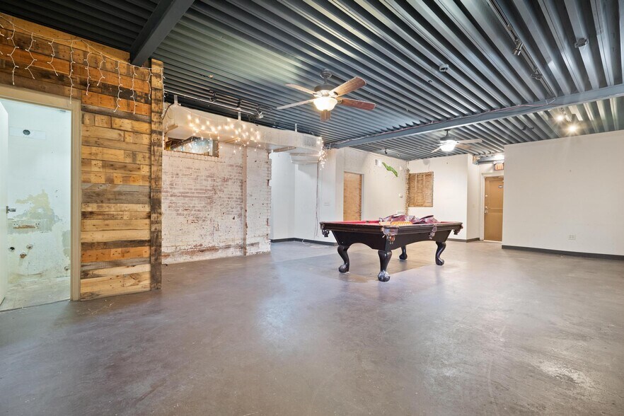 More Photos Of 325 E Lemon St, Tarpon Springs Warehouse For Sale