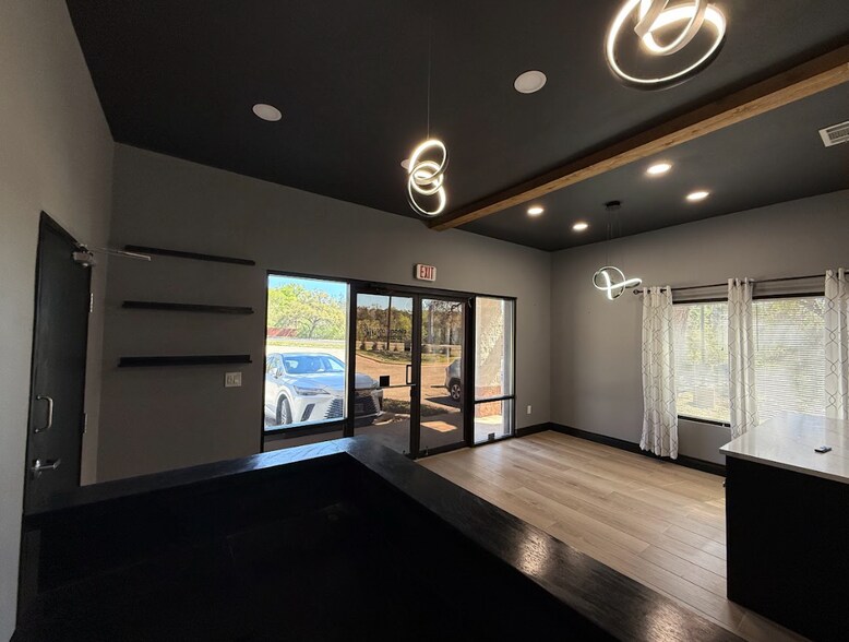 More Photos Of 5815 William Cannon Dr W, Austin Office For Lease