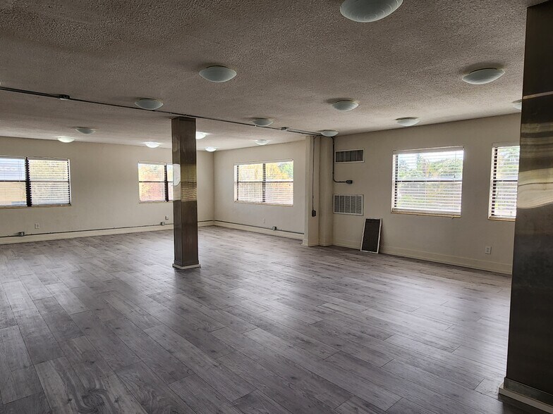 More Photos Of 1427-1437 4th St S, Saint Petersburg Storefront Retail Office For Lease