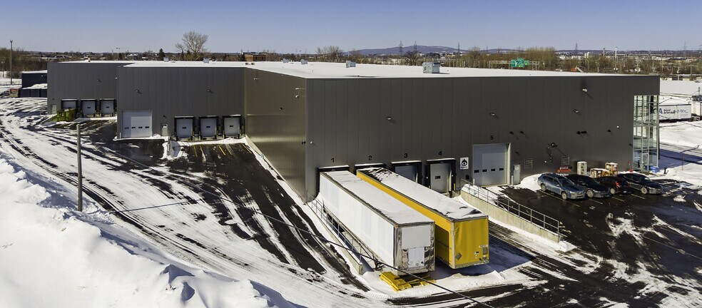 More Photos Of 377-385 Rue Dupuy, Québec Warehouse For Lease