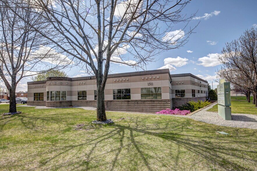 Primary Photo Of 1511 Northway Dr, Saint Cloud Medical For Sale