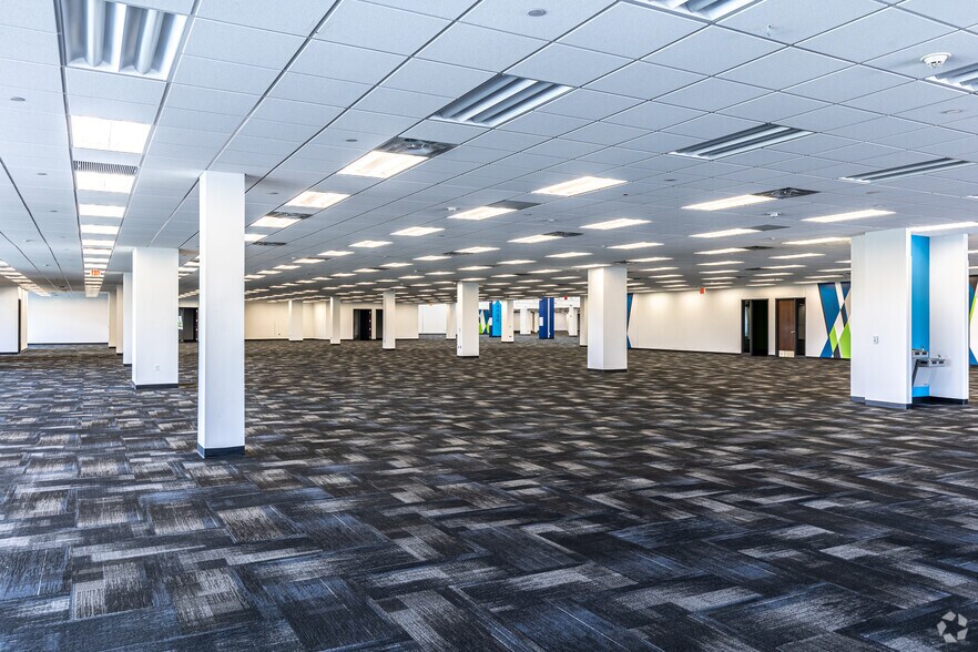 More Photos Of 6800 W 115th St, Overland Park Coworking Space