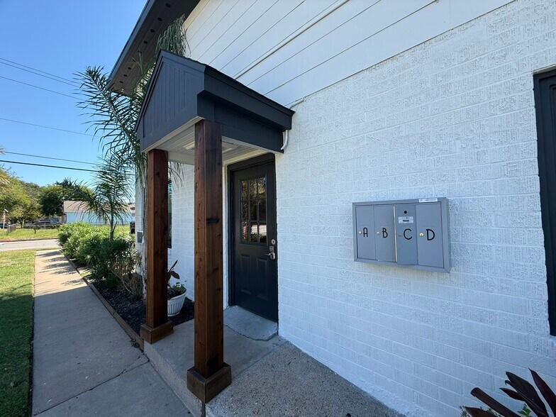 More Photos Of 5103 Avenue O, Galveston Apartments For Sale