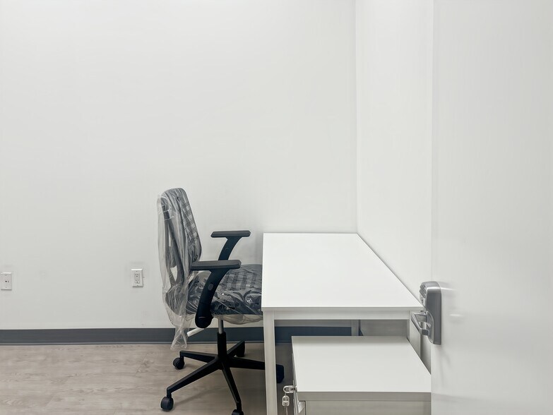 More Photos Of 918 Mission Ave, Oceanside Coworking Space