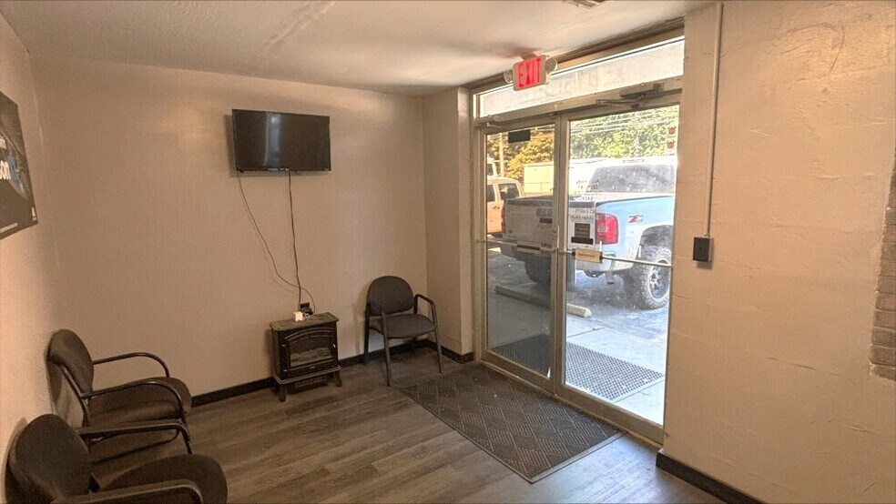 More Photos Of City of Griffin 30224, Griffin Service For Sale