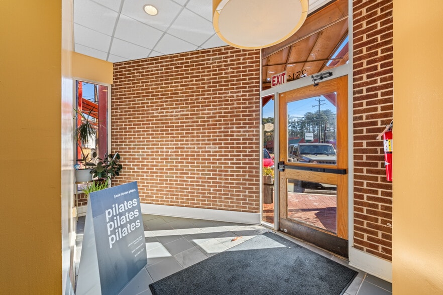 More Photos Of 2514 University Dr, Durham Restaurant For Lease