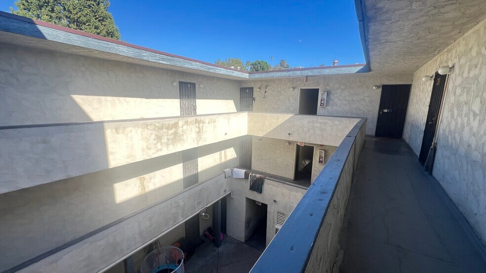 More Photos Of 2614 Griffin Ave, Los Angeles Apartments For Sale