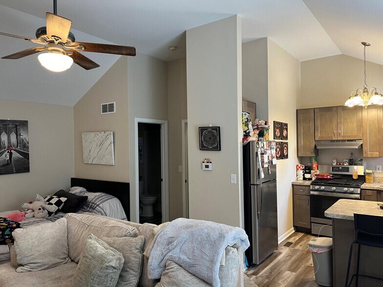 More Photos Of 2401 Beech St, Valparaiso Office For Sale