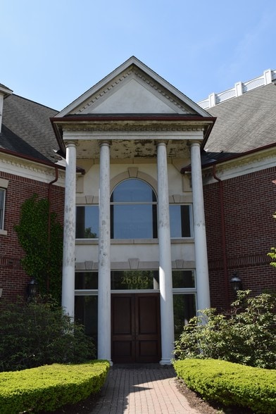 More Photos Of 26862 Woodward Ave, Royal Oak Office For Lease