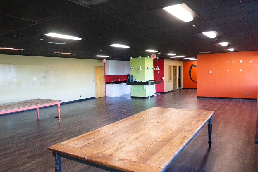 More Photos Of 7833 Walker Dr, Greenbelt Office For Lease