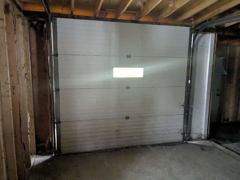 More Photos Of 310 N State St, Concord Showroom For Lease