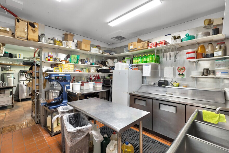 More Photos Of 81901 Overseas Hwy, Islamorada Restaurant For Sale