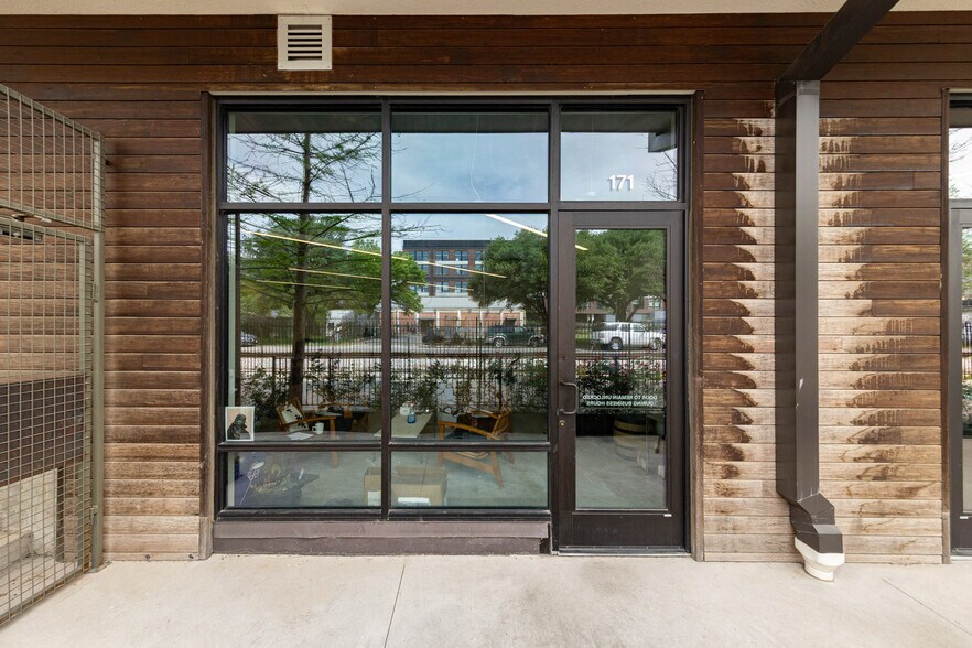 More Photos Of 1800 E 4th St, Austin Multifamily For Sale