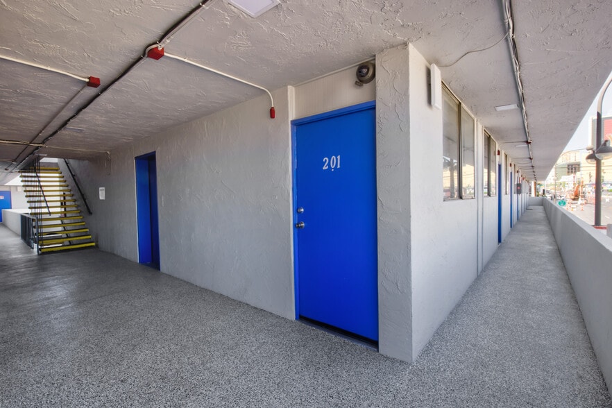 More Photos Of 200 S 8th St, Las Vegas Apartments For Sale