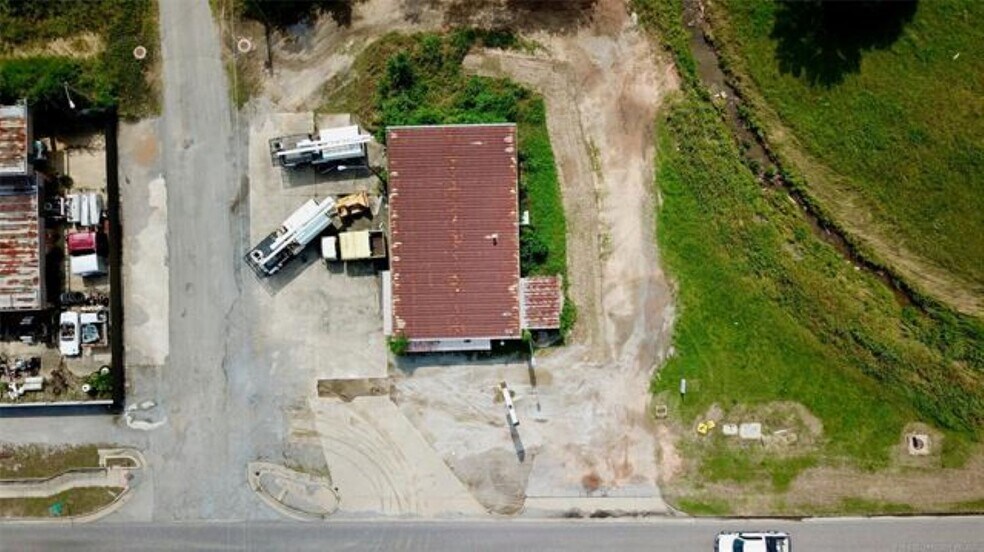 More Photos Of 909 S Garfield Ave, Kiowa Convenience Store For Sale