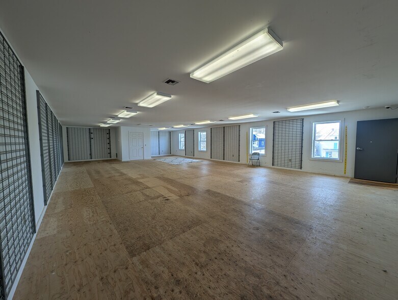 More Photos Of 55 W Housatonic St, Pittsfield Storefront Retail Office For Sale