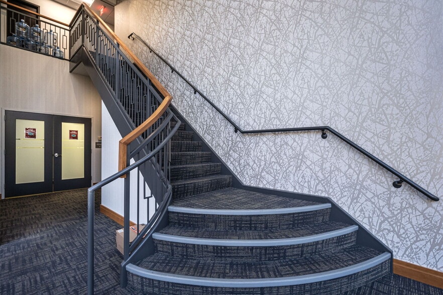 More Photos Of 201 Commonwealth Ct, Cary Office Residential For Lease