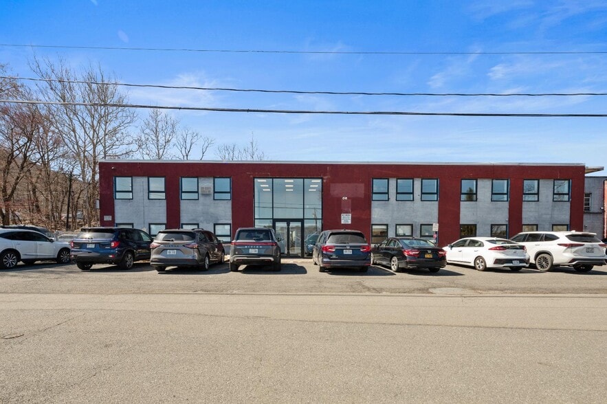 Primary Photo Of 6-12 Hoover Ave, Haverstraw Warehouse For Lease