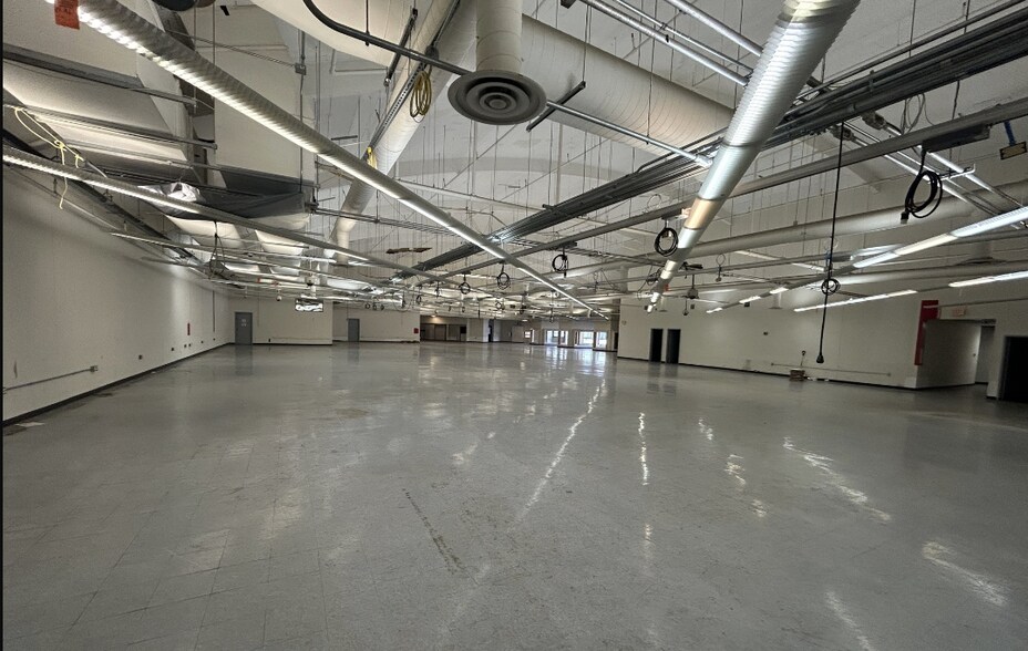 More Photos Of 1209 Towanda Ave, Bloomington General Retail For Sale