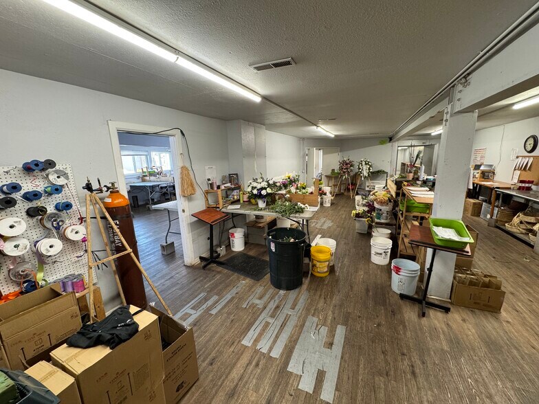 More Photos Of 2820 Broadmoor Ave, Concord Office For Sale