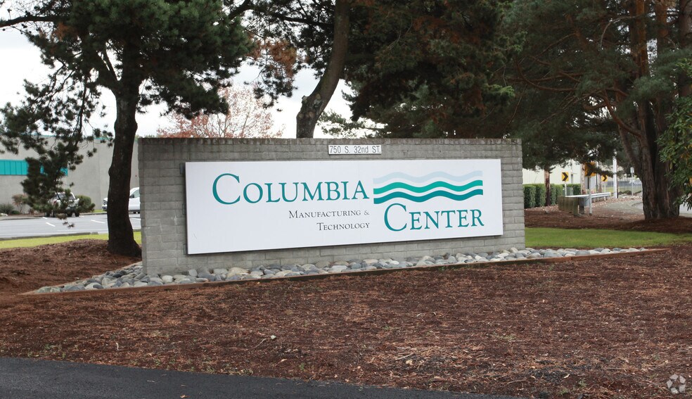 More Photos Of 750 S 32nd St, Washougal Manufacturing For Sale