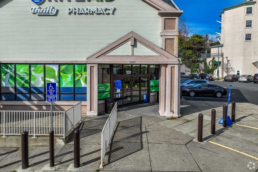 More Photos Of 1560 Sycamore Ave, Hercules Drugstore For Lease